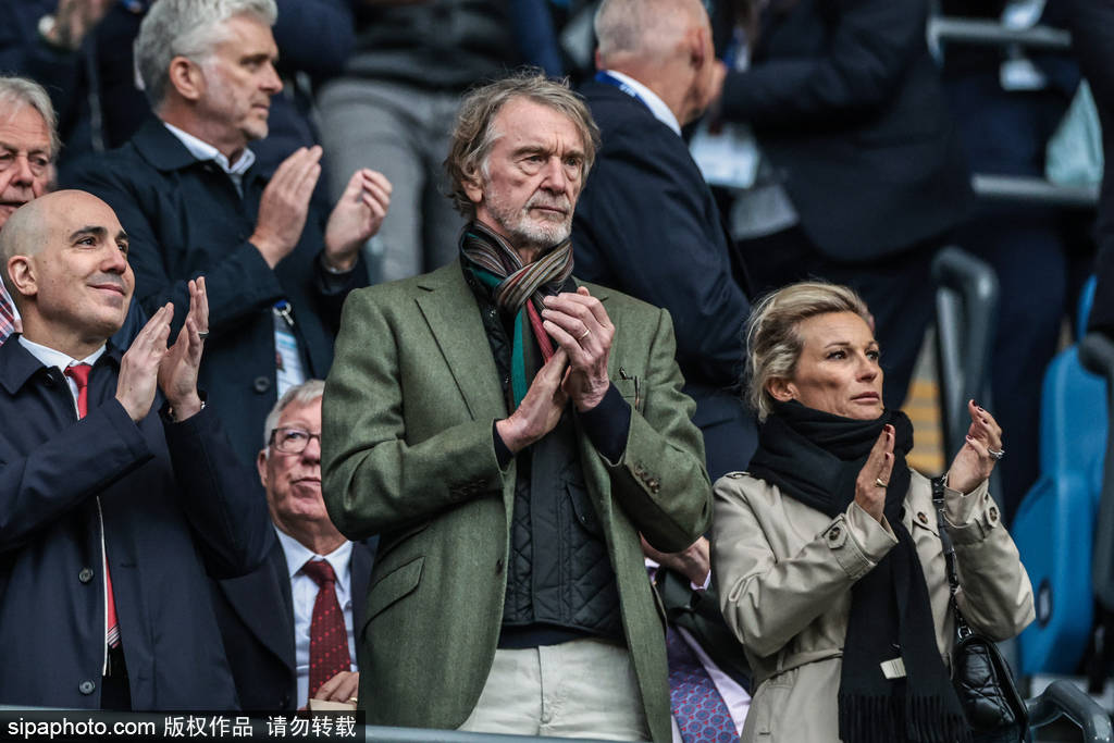 双重暴击!拉爵目睹尼斯输球面色凝重 曼联本季开局惨淡